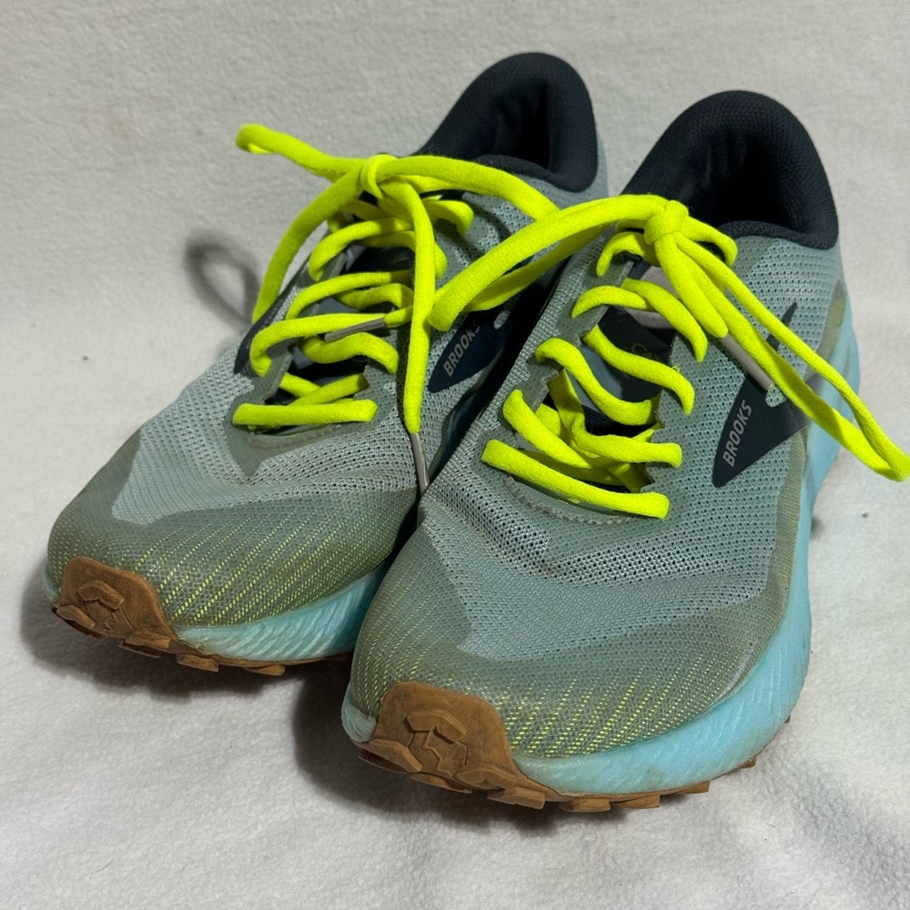 Brooks Women`s Catamount Trail Running Shoe Blue/Nightlife/Biscuit Size 9
